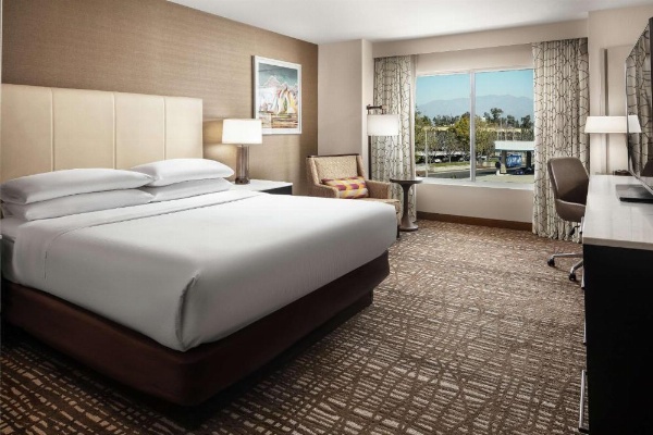 DoubleTree By Hilton Hotel Ontario Airport image 18